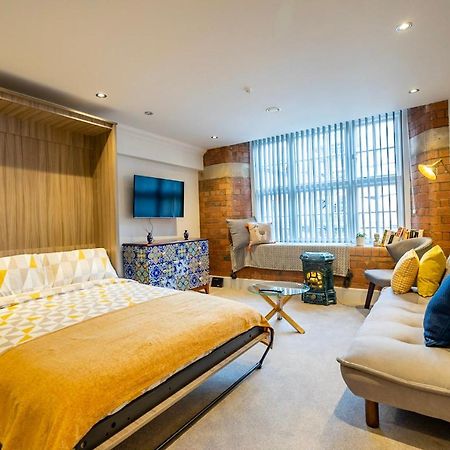 48 Cocoa Suites Йорк Экстерьер фото